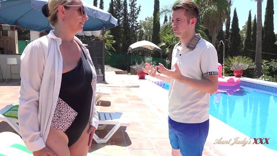 प्रीतिकर मिलनसारिता में अभिनय किया hd क्लिप